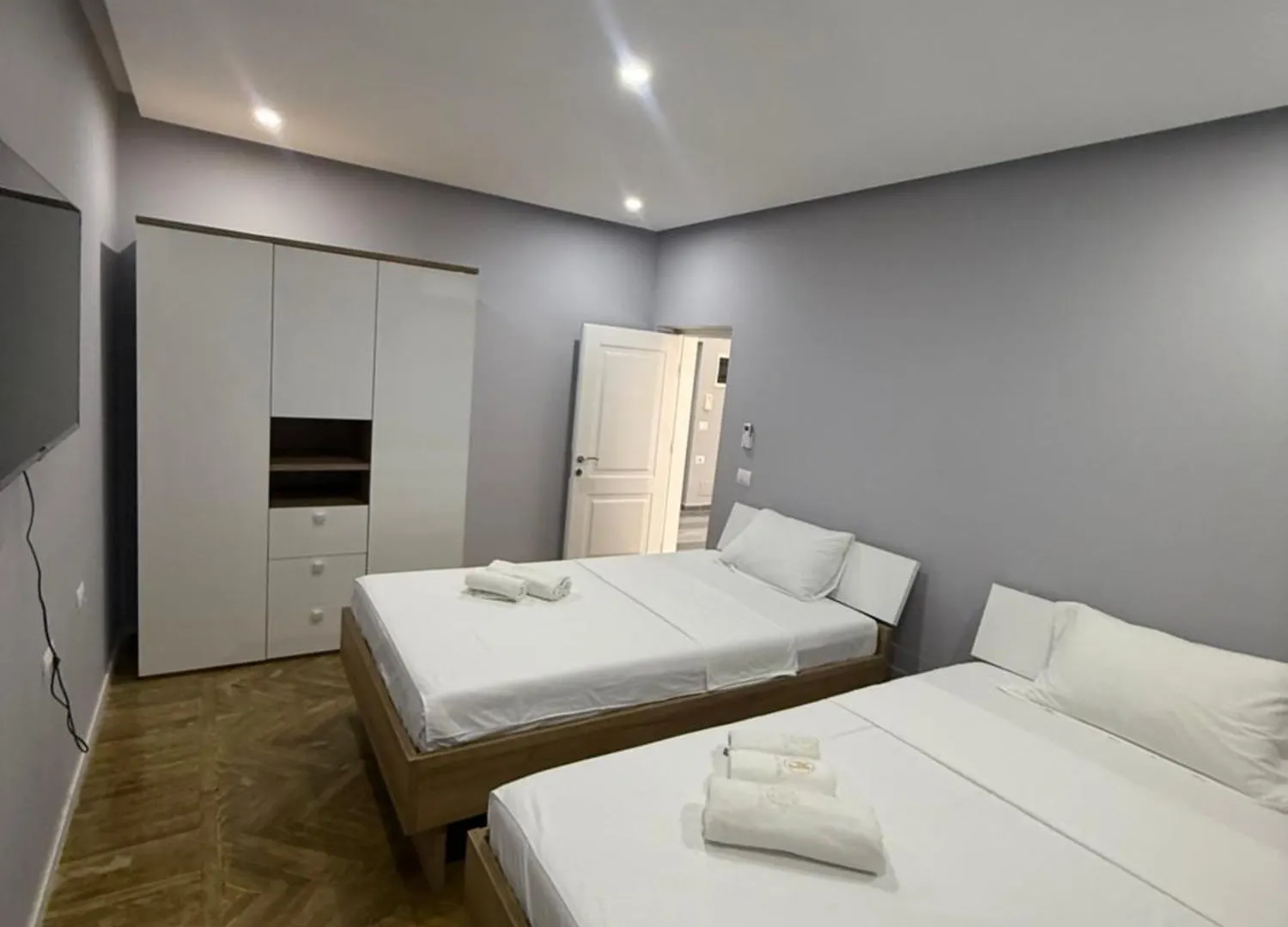 Iona Apartment Berat By Merko